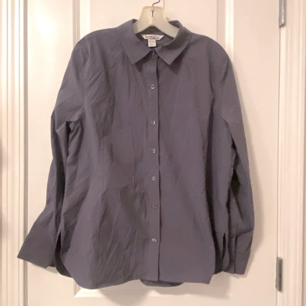 Athleta Urbanite sky violet button down long sleeve shirt.